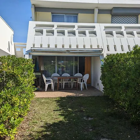 Duplex En Bord De Avec Jardin Prive Et Acces Direct A La Plage, Climatisation, Parking Et Internet. - Fr-1-250-282 Apartment
